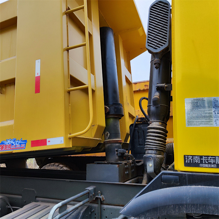 Φορτηγό ανατρεπόμενο HOWO HOWO6x4 336hp: φωτογραφία 8