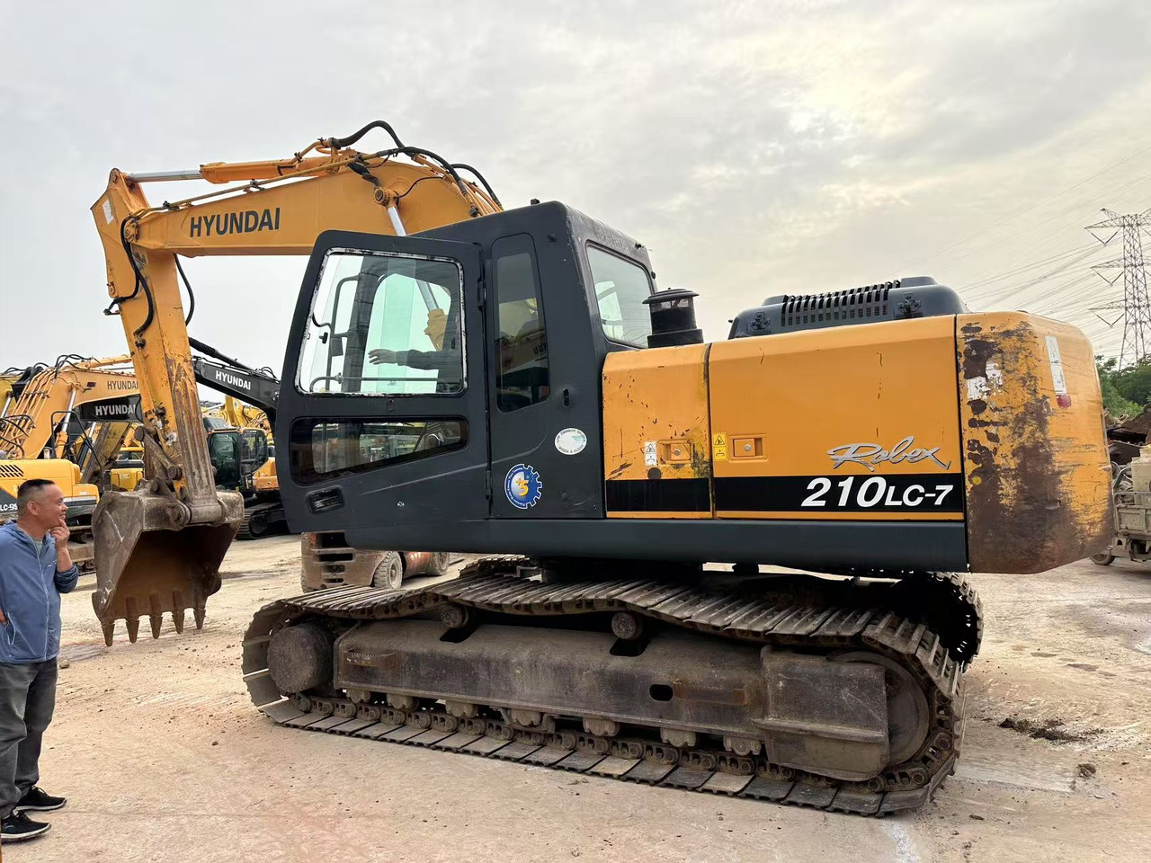 Hyundai R210LC-7 - Ερπυστριοφόρος εκσκαφέας: φωτογραφία 4 Hyundai R210LC-7 - Ερπυστριοφόρος εκσκαφέας: φωτογραφία 4