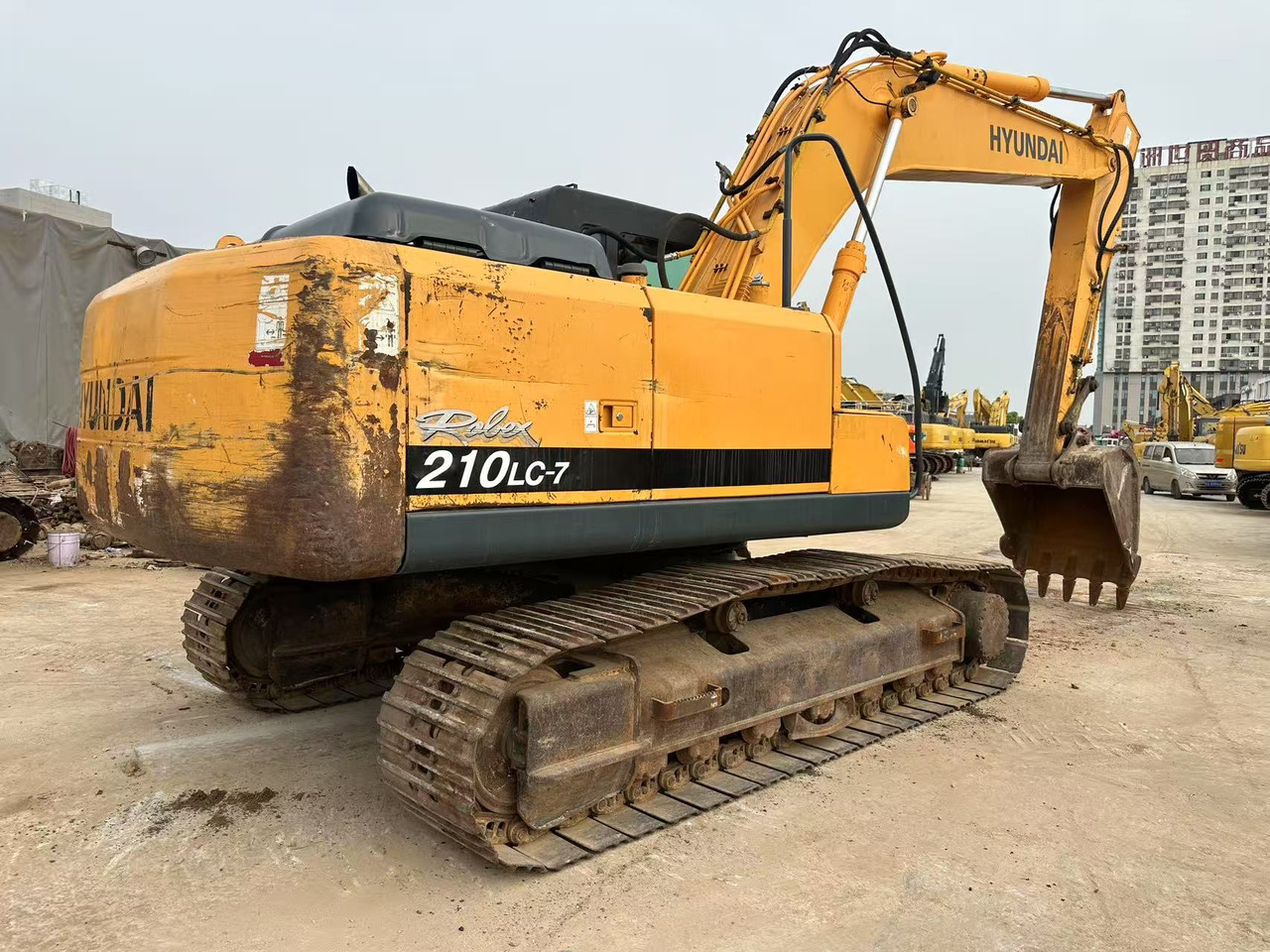 Hyundai R210LC-7 - Ερπυστριοφόρος εκσκαφέας: φωτογραφία 3 Hyundai R210LC-7 - Ερπυστριοφόρος εκσκαφέας: φωτογραφία 3