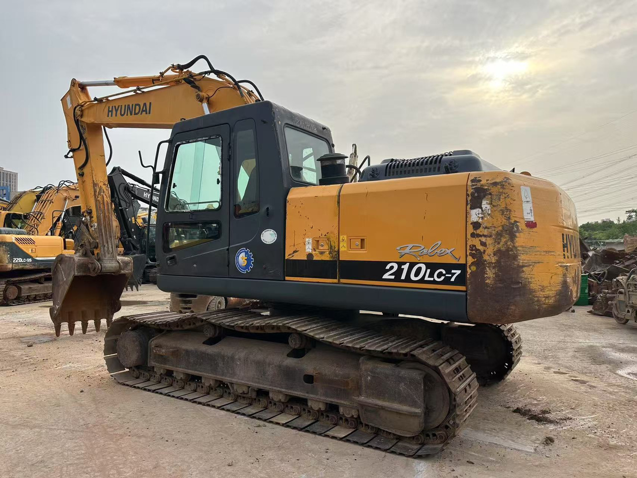 Hyundai R210LC-7 - Ερπυστριοφόρος εκσκαφέας: φωτογραφία 1 Hyundai R210LC-7 - Ερπυστριοφόρος εκσκαφέας: φωτογραφία 1