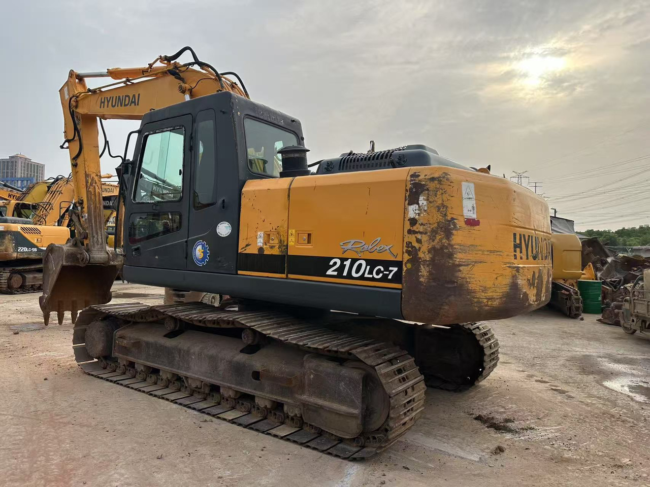 Hyundai R210LC-7 - Ερπυστριοφόρος εκσκαφέας: φωτογραφία 2 Hyundai R210LC-7 - Ερπυστριοφόρος εκσκαφέας: φωτογραφία 2