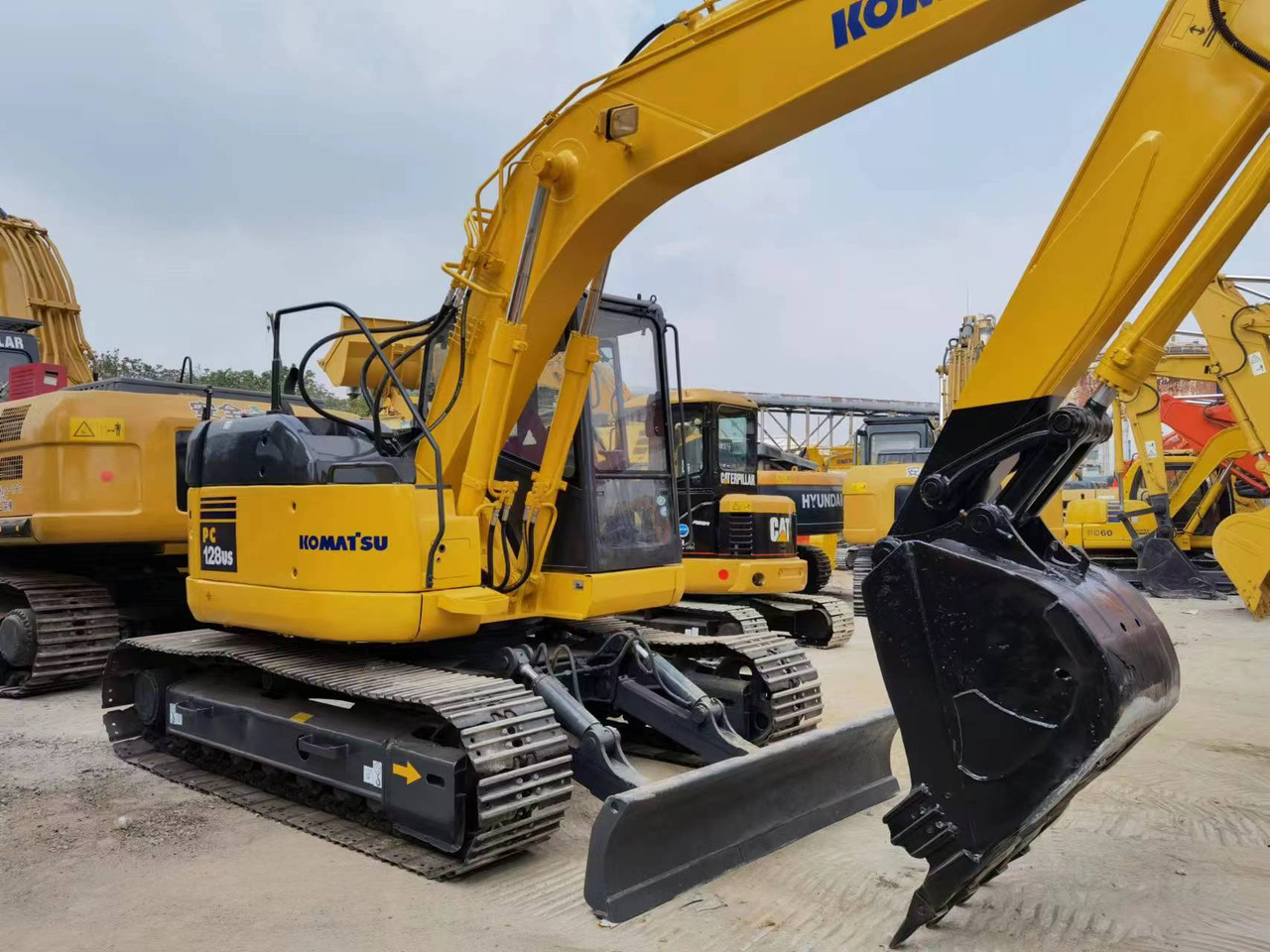 KOMATSU PC128 - Ερπυστριοφόρος εκσκαφέας: φωτογραφία 4 KOMATSU PC128 - Ερπυστριοφόρος εκσκαφέας: φωτογραφία 4