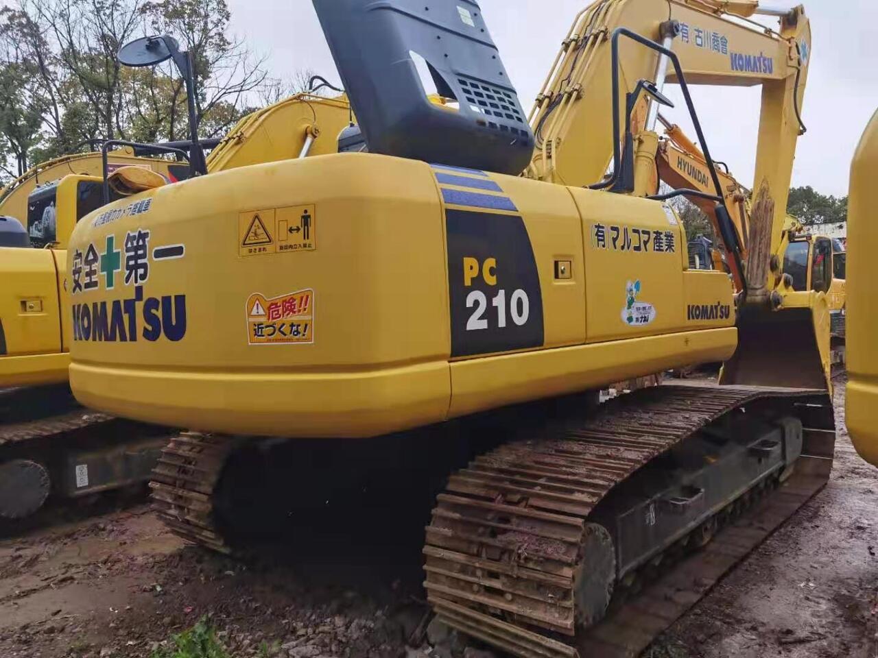 KOMATSU PC210-8 - Ερπυστριοφόρος εκσκαφέας: φωτογραφία 1 KOMATSU PC210-8 - Ερπυστριοφόρος εκσκαφέας: φωτογραφία 1