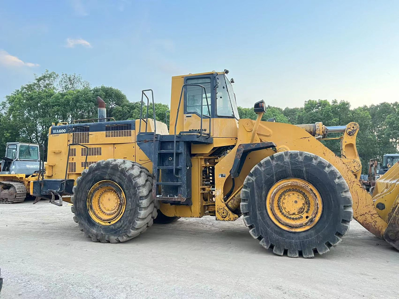 KOMATSU WA600-3 - Ελαστιχοφόρος φορτωτής: φωτογραφία 2 KOMATSU WA600-3 - Ελαστιχοφόρος φορτωτής: φωτογραφία 2