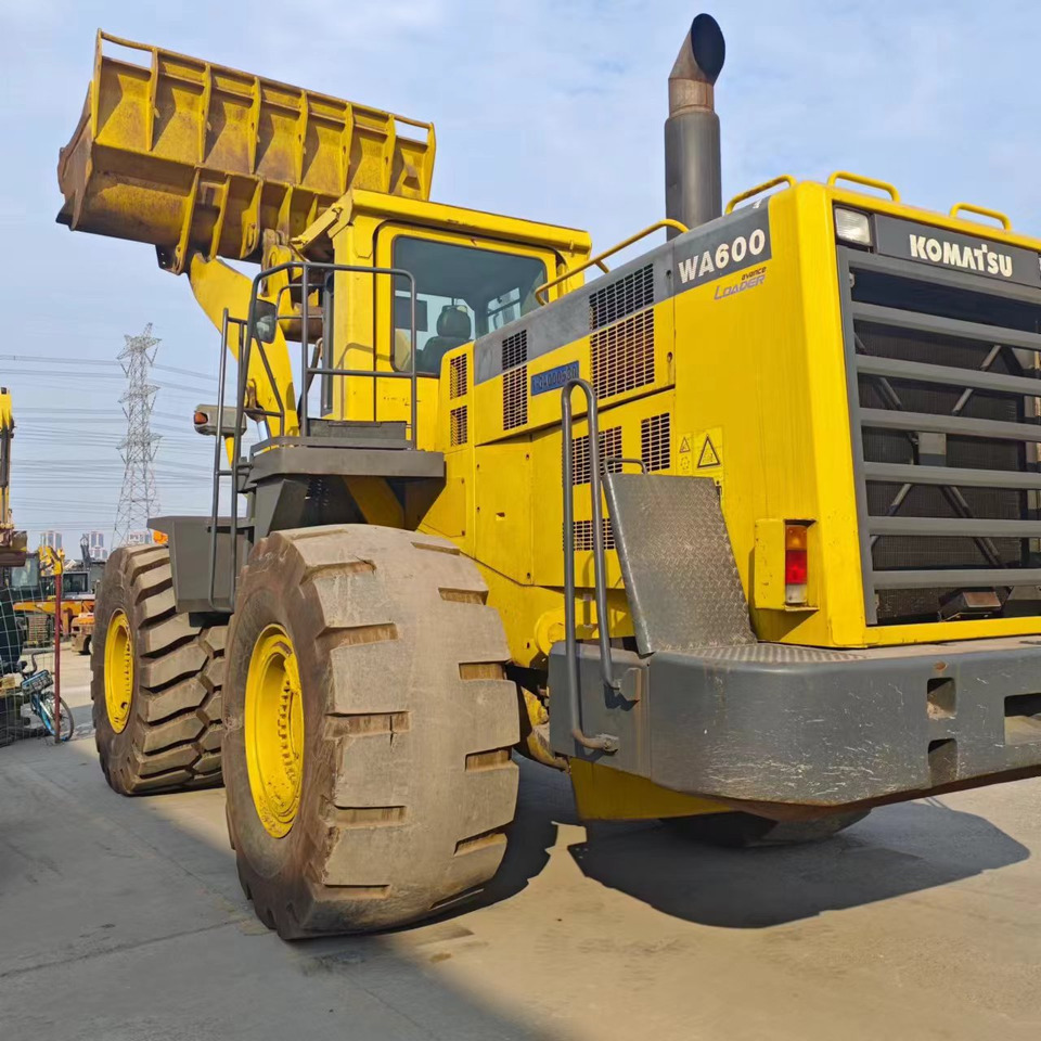 KOMATSU WA600-3 - Ελαστιχοφόρος φορτωτής: φωτογραφία 1 KOMATSU WA600-3 - Ελαστιχοφόρος φορτωτής: φωτογραφία 1