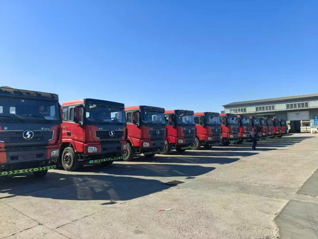 Shacman M3000 6X4 - Τράκτορας: φωτογραφία 2 Shacman M3000 6X4 - Τράκτορας: φωτογραφία 2