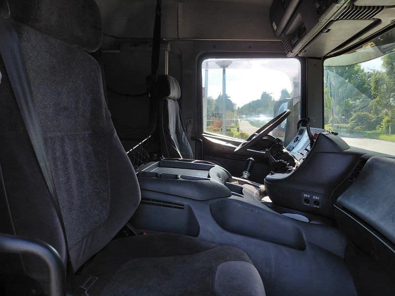 Scania P124-420 MANUAL + RETARDER !!!! 2 PIPES !!!! - Τράκτορας: φωτογραφία 4 Scania P124-420 MANUAL + RETARDER !!!! 2 PIPES !!!! - Τράκτορας: φωτογραφία 4