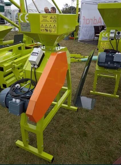 ADRAF Zgniatacz walcowy do ziarna - Εξοπλισμός μετά τη συγκομιδή: φωτογραφία 1 ADRAF Zgniatacz walcowy do ziarna - Εξοπλισμός μετά τη συγκομιδή: φωτογραφία 1