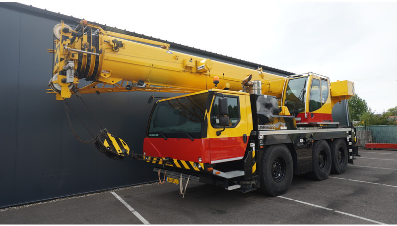 Liebherr LTM 1050-3.1 6X4X6 WITH JIB VARIOBASE - Φορτηγό με γερανό: φωτογραφία 4 Liebherr LTM 1050-3.1 6X4X6 WITH JIB VARIOBASE - Φορτηγό με γερανό: φωτογραφία 4
