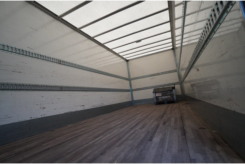 Volvo FL 280 CLOSED BOX BROKEN ENGINE NOT DRIVABLE - Φορτηγό κόφα: φωτογραφία 4 Volvo FL 280 CLOSED BOX BROKEN ENGINE NOT DRIVABLE - Φορτηγό κόφα: φωτογραφία 4