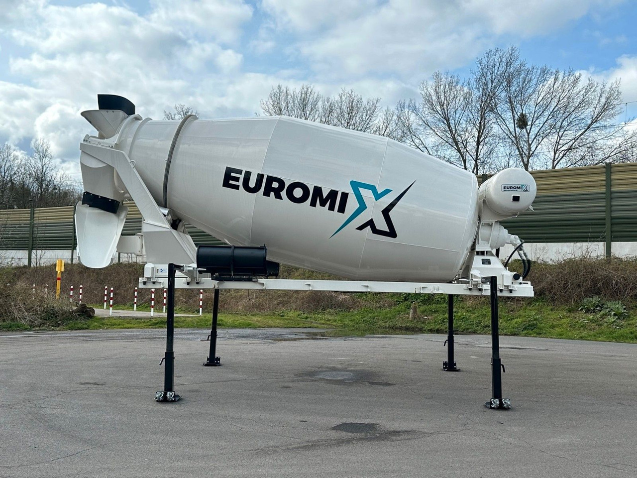 Iveco EuromixMTP Fahrmischer Aufbauten Iveco EuromixMTP Fahrmischer Aufbauten - Μπετονιέρα φορτηγό: φωτογραφία 5 Iveco EuromixMTP Fahrmischer Aufbauten Iveco EuromixMTP Fahrmischer Aufbauten - Μπετονιέρα φορτηγό: φωτογραφία 5