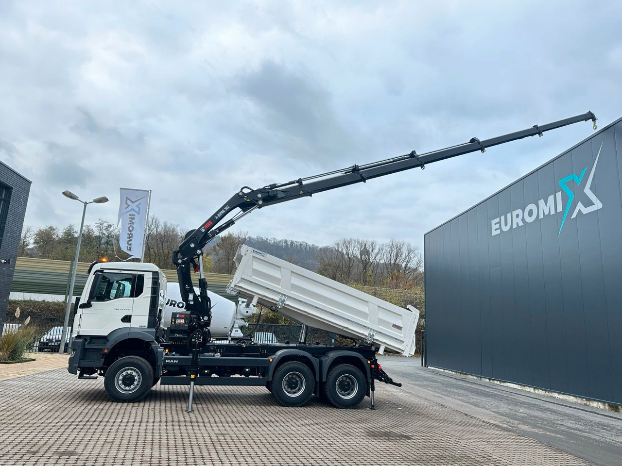 MAN TGS 33.440 6x6 /3-Seiten- Kipper / Kran HIAB 302 - Φορτηγό ανατρεπόμενο, Φορτηγό με γερανό: φωτογραφία 1 MAN TGS 33.440 6x6 /3-Seiten- Kipper / Kran HIAB 302 - Φορτηγό ανατρεπόμενο, Φορτηγό με γερανό: φωτογραφία 1