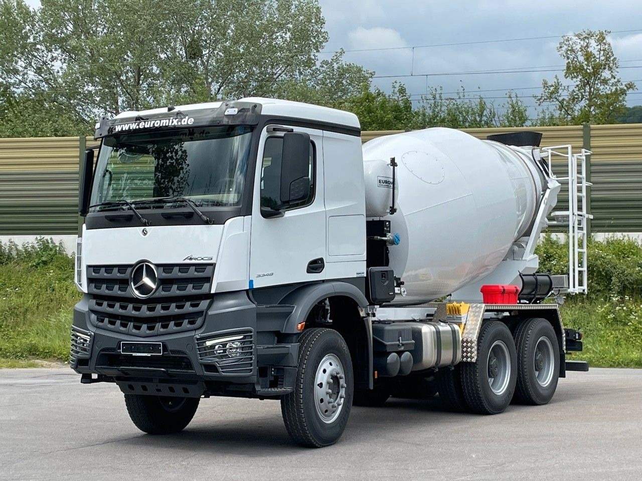 Mercedes-Benz 3348 6X4 Arcos 5 EuromixMTP EM 9 R - Μπετονιέρα φορτηγό: φωτογραφία 1 Mercedes-Benz 3348 6X4 Arcos 5 EuromixMTP EM 9 R - Μπετονιέρα φορτηγό: φωτογραφία 1