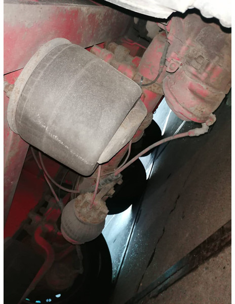 Curtain semi-trailer with used aboveground 2700 &4850L tanks Gas, Gaz, LPG, GPL, Propane, Butane tank ID 8.370 - Επικαθήμενο βυτίο: φωτογραφία 4 Curtain semi-trailer with used aboveground 2700 &4850L tanks Gas, Gaz, LPG, GPL, Propane, Butane tank ID 8.370 - Επικαθήμενο βυτίο: φωτογραφία 4