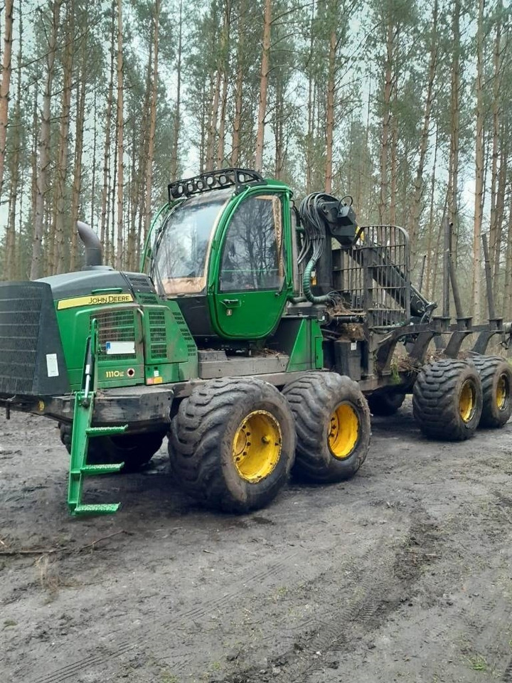 John Deere 1110 E - Λαστιχοφόρα προωθητικo - forwarder: φωτογραφία 4 John Deere 1110 E - Λαστιχοφόρα προωθητικo - forwarder: φωτογραφία 4