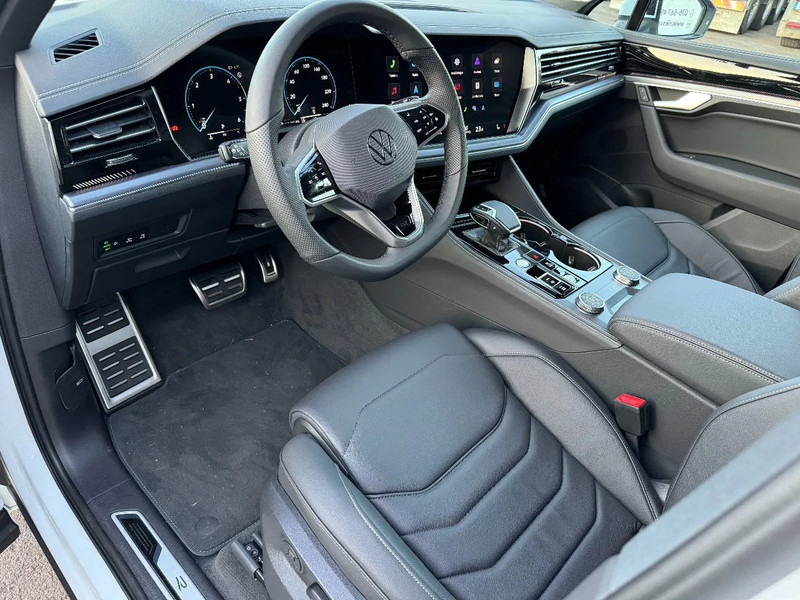 SUV Volkswagen Touareg R-Line TDI 286HP, 4.000km, 2024: φωτογραφία 17