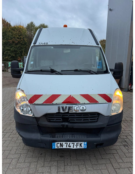 Iveco Daily **35C15-EURO 5-MOTOR 3.0** - Βαν: φωτογραφία 3 Iveco Daily **35C15-EURO 5-MOTOR 3.0** - Βαν: φωτογραφία 3