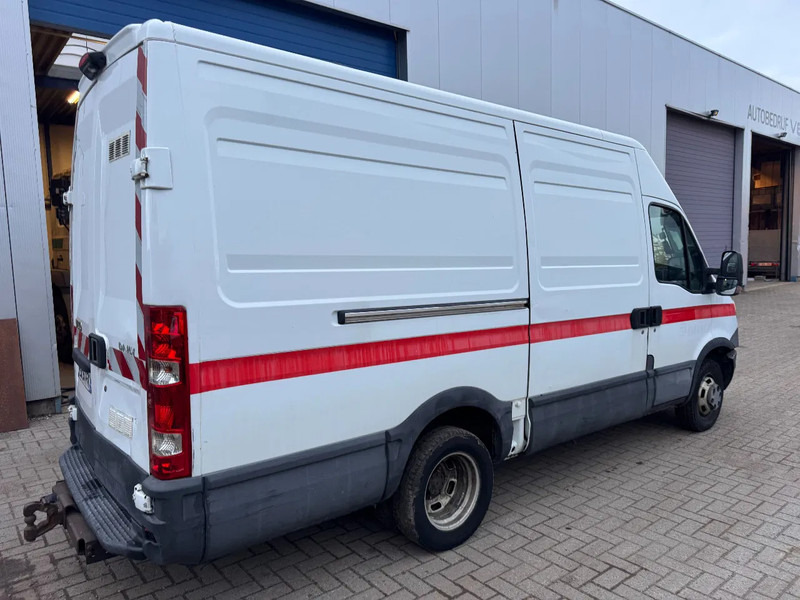 Iveco Daily **35C15-EURO 5-MOTOR 3.0** - Βαν: φωτογραφία 5 Iveco Daily **35C15-EURO 5-MOTOR 3.0** - Βαν: φωτογραφία 5