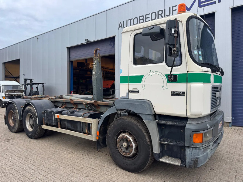 MAN 33.403 **BELGIAN TRUCK-FULL STEEL-MANUAL PUMP** - Φορτηγό φόρτωσης γάντζου: φωτογραφία 3 MAN 33.403 **BELGIAN TRUCK-FULL STEEL-MANUAL PUMP** - Φορτηγό φόρτωσης γάντζου: φωτογραφία 3