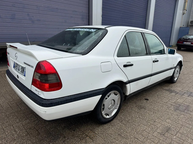 Mercedes-Benz C-Klasse **C250DIESEL** - Λιμουζίνα/ Sedan: φωτογραφία 4 Mercedes-Benz C-Klasse **C250DIESEL** - Λιμουζίνα/ Sedan: φωτογραφία 4