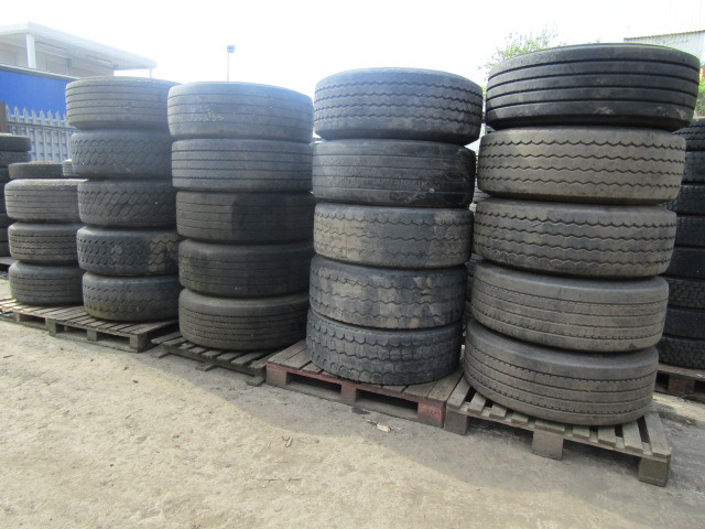385 SUPER SINGLE TRAILER WHEEL AND TYRE IDEAL FOR EXPORT OR OFF ROAD USE 40 AVAILABLE - Ελαστικό για Φορτηγό: φωτογραφία 1 385 SUPER SINGLE TRAILER WHEEL AND TYRE IDEAL FOR EXPORT OR OFF ROAD USE 40 AVAILABLE - Ελαστικό για Φορτηγό: φωτογραφία 1