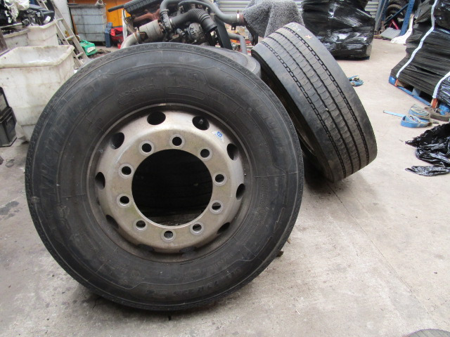 ALCOA 315/70/22.5 WHEELS AND TYRES FITTED MICHELIN FRONT STEER TYRES (2018 13/14mm TREAD, 32mm STUD HOLE) - Ελαστικό για Φορτηγό: φωτογραφία 1 ALCOA 315/70/22.5 WHEELS AND TYRES FITTED MICHELIN FRONT STEER TYRES (2018 13/14mm TREAD, 32mm STUD HOLE) - Ελαστικό για Φορτηγό: φωτογραφία 1