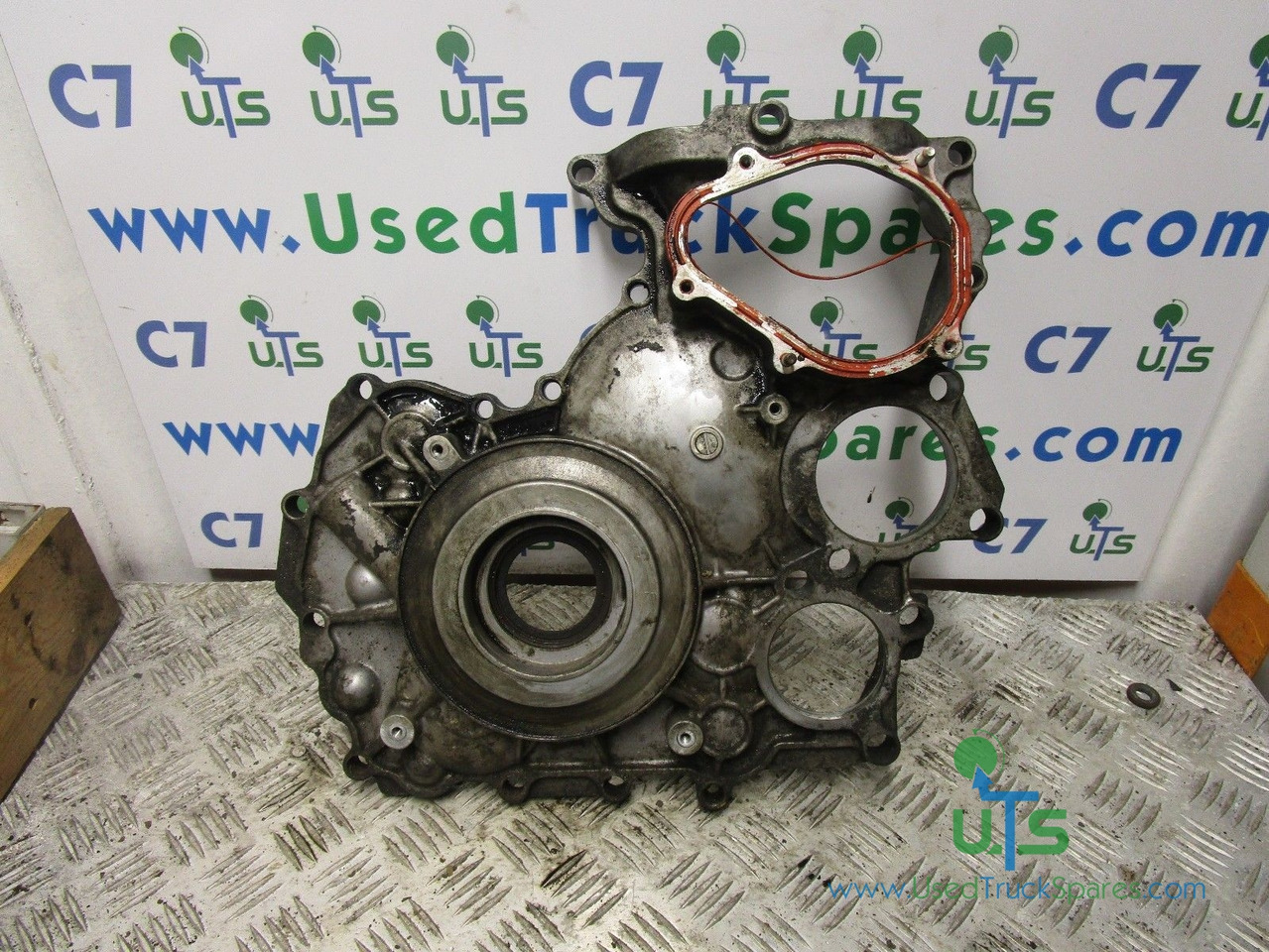 ISUZU NKR (4JJ1) OUTER TIMING COVER - Κινητήρας και ανταλλακτικά για Φορτηγό: φωτογραφία 2 ISUZU NKR (4JJ1) OUTER TIMING COVER - Κινητήρας και ανταλλακτικά για Φορτηγό: φωτογραφία 2