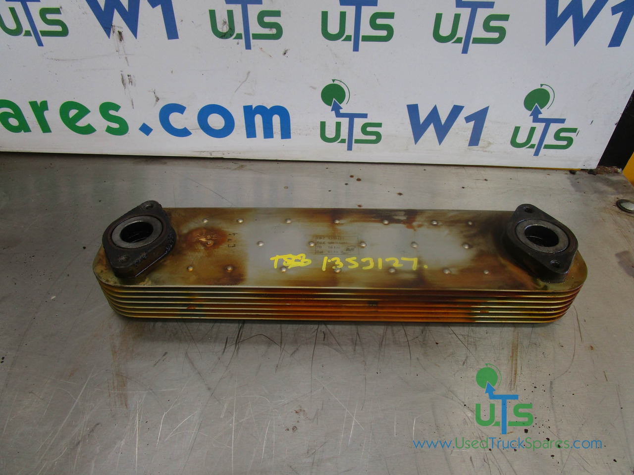 IVECO CURSOR 8 OIL COOLER P/NO 1353127 - Κινητήρας και ανταλλακτικά για Φορτηγό: φωτογραφία 1 IVECO CURSOR 8 OIL COOLER P/NO 1353127 - Κινητήρας και ανταλλακτικά για Φορτηγό: φωτογραφία 1
