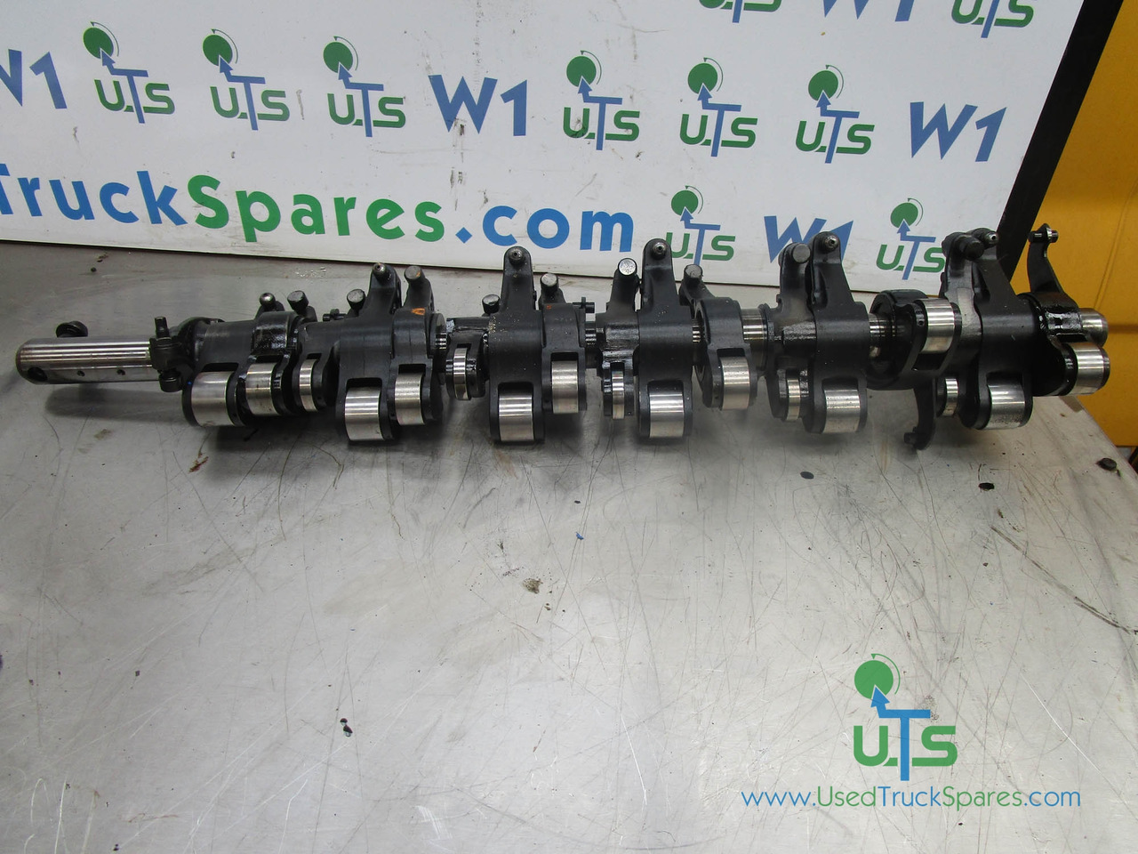 IVECO CURSOR 8 ROCKER SHAFT - Κινητήρας και ανταλλακτικά για Φορτηγό: φωτογραφία 1 IVECO CURSOR 8 ROCKER SHAFT - Κινητήρας και ανταλλακτικά για Φορτηγό: φωτογραφία 1