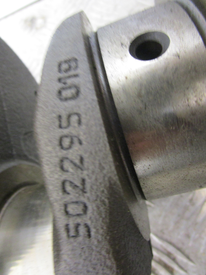 IVECO DAILY 3.0 STANDARD CRANKSHAFT P/NO 502295.019 - Κινητήρας και ανταλλακτικά για Φορτηγό: φωτογραφία 2 IVECO DAILY 3.0 STANDARD CRANKSHAFT P/NO 502295.019 - Κινητήρας και ανταλλακτικά για Φορτηγό: φωτογραφία 2