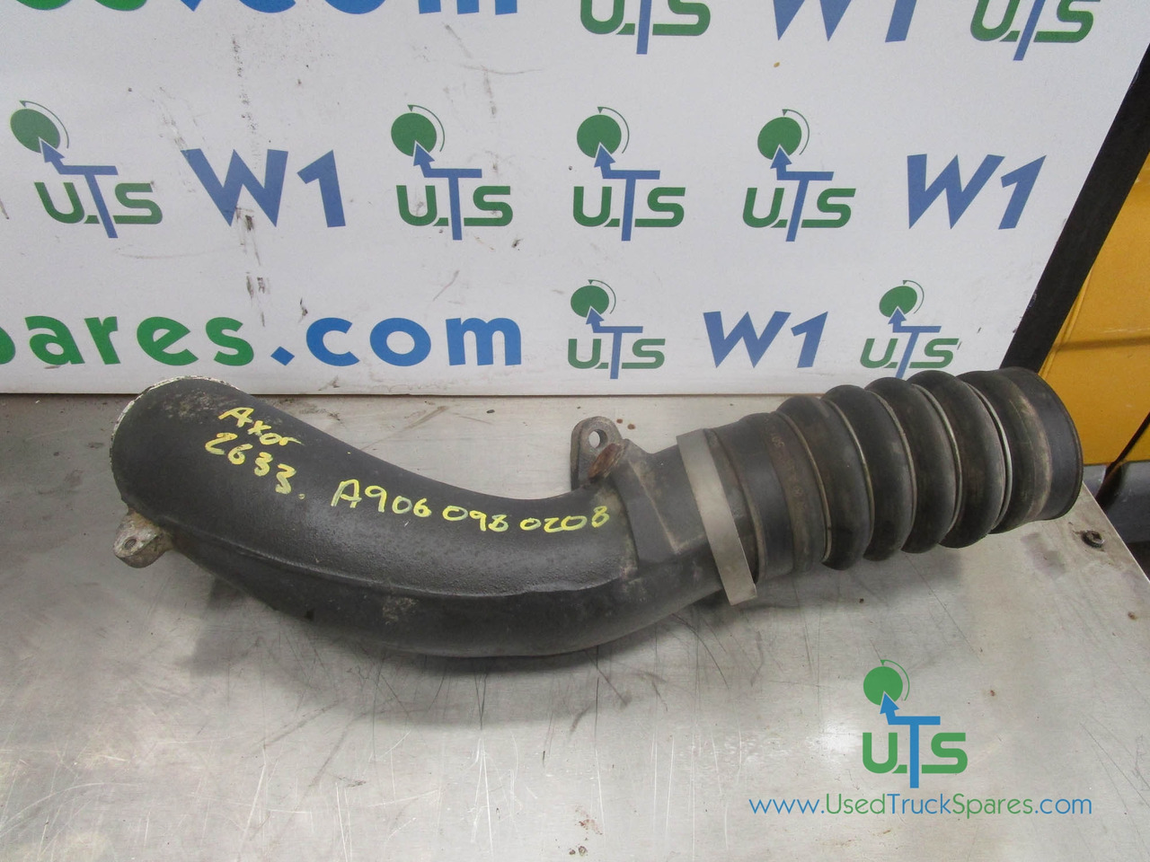 MERCEDES AXOR 2633 (OM926) INTERCOOLER PIPE P/NO A9060980208 - Κινητήρας και ανταλλακτικά για Φορτηγό: φωτογραφία 1 MERCEDES AXOR 2633 (OM926) INTERCOOLER PIPE P/NO A9060980208 - Κινητήρας και ανταλλακτικά για Φορτηγό: φωτογραφία 1