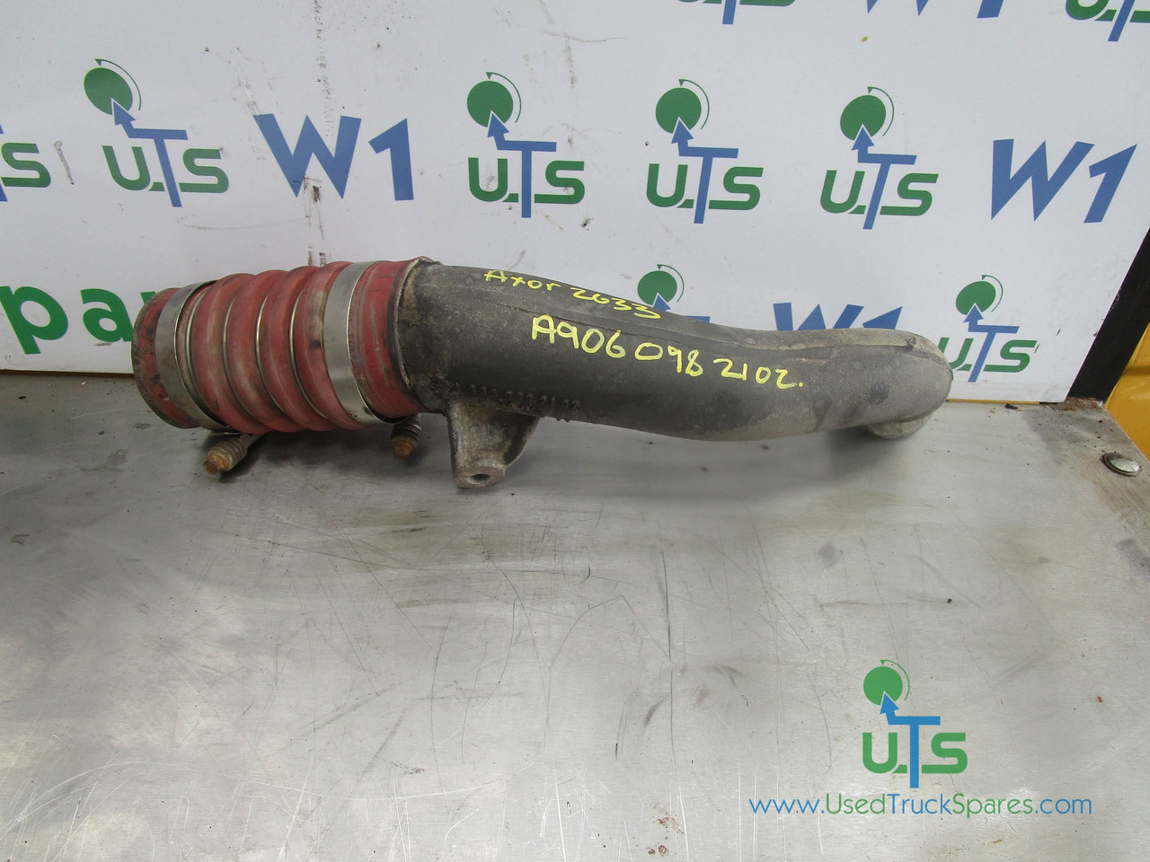 MERCEDES AXOR 2633 OM926 INTERCOOLER PIPE P/NO A9060982102 - Κινητήρας και ανταλλακτικά για Φορτηγό: φωτογραφία 1 MERCEDES AXOR 2633 OM926 INTERCOOLER PIPE P/NO A9060982102 - Κινητήρας και ανταλλακτικά για Φορτηγό: φωτογραφία 1