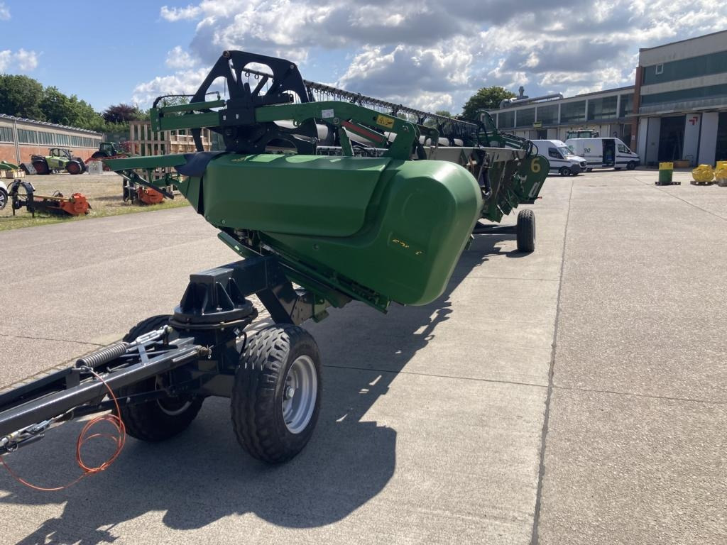 John Deere 630X - Θεριζοαλωνιστική μηχανή: φωτογραφία 2 John Deere 630X - Θεριζοαλωνιστική μηχανή: φωτογραφία 2