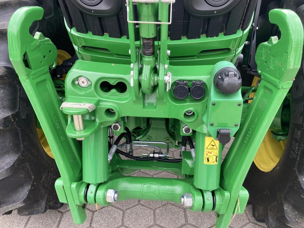 John Deere 6R145 - Τρακτέρ: φωτογραφία 3 John Deere 6R145 - Τρακτέρ: φωτογραφία 3