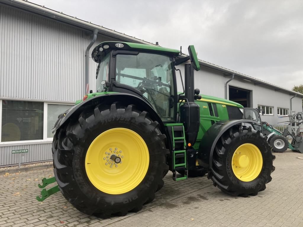 John Deere 6R250 - Τρακτέρ: φωτογραφία 2 John Deere 6R250 - Τρακτέρ: φωτογραφία 2