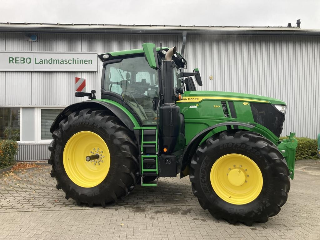 John Deere 6R250 - Τρακτέρ: φωτογραφία 3 John Deere 6R250 - Τρακτέρ: φωτογραφία 3