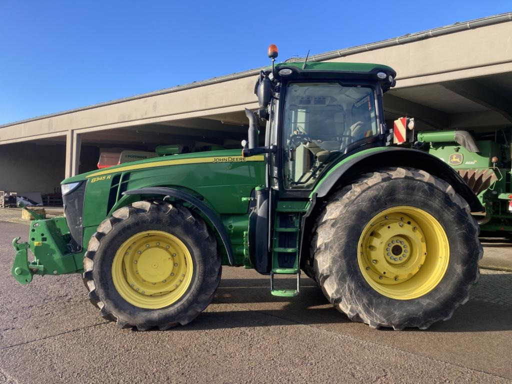 Τρακτέρ John Deere 8345R: φωτογραφία 27 Τρακτέρ John Deere 8345R: φωτογραφία 27
