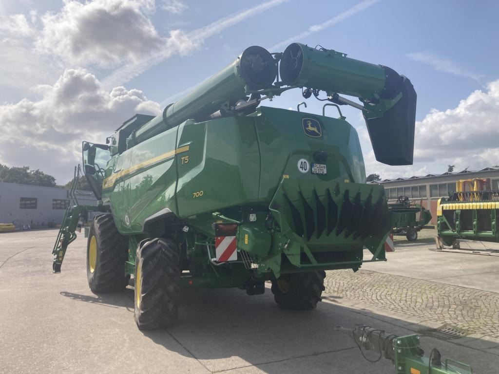 John Deere T5 700 MY25 - Θεριζοαλωνιστική μηχανή: φωτογραφία 2 John Deere T5 700 MY25 - Θεριζοαλωνιστική μηχανή: φωτογραφία 2