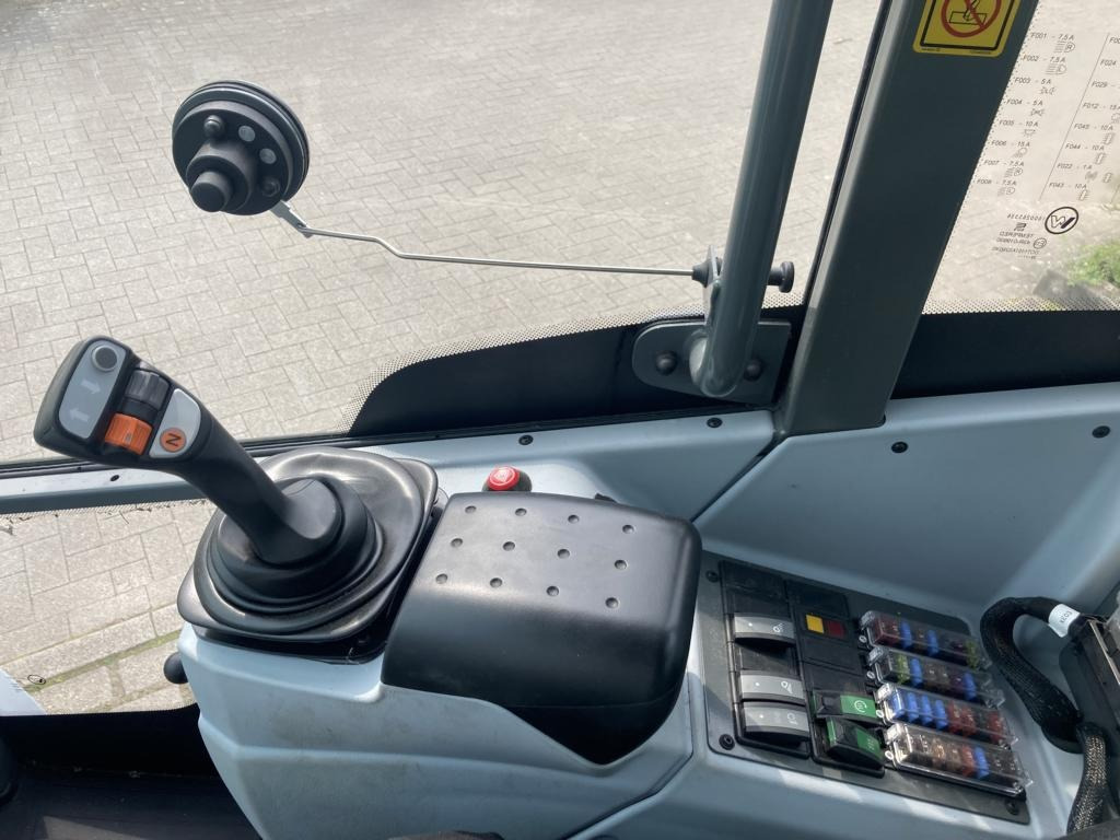 Kramer KL 25.5 - Ελαστιχοφόρος φορτωτής: φωτογραφία 2 Kramer KL 25.5 - Ελαστιχοφόρος φορτωτής: φωτογραφία 2