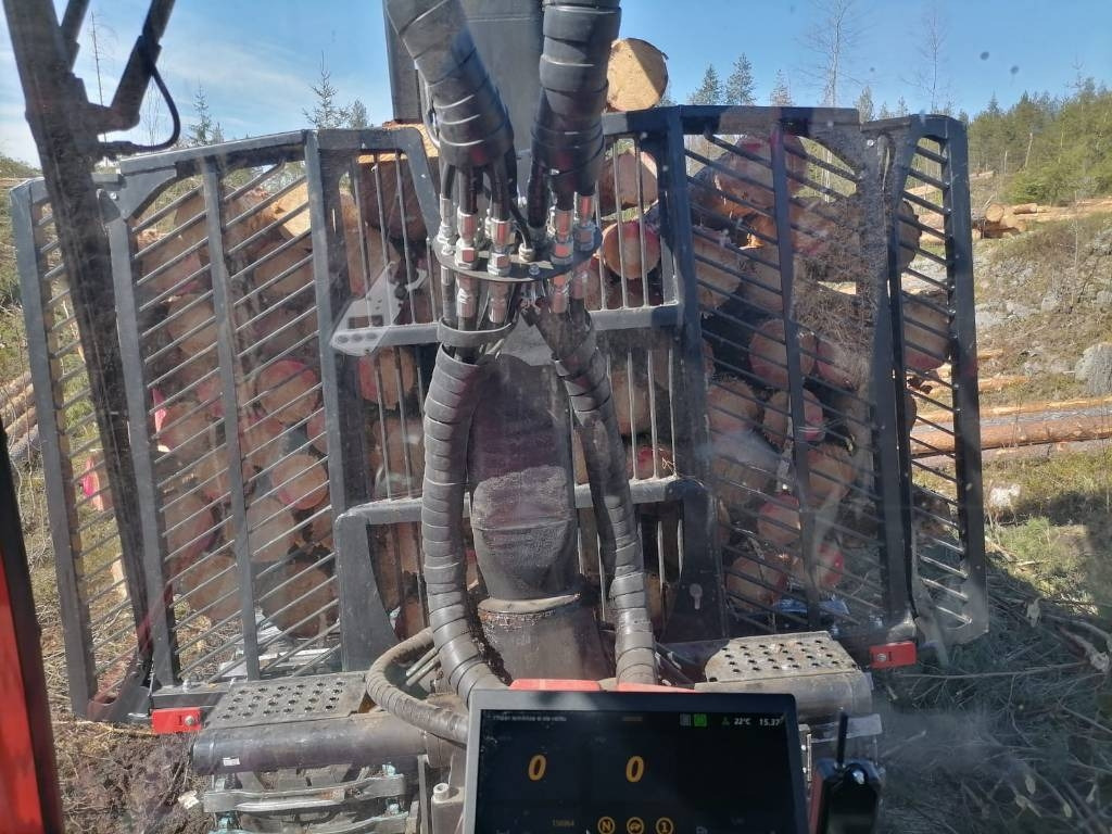 Komatsu 845 - Λαστιχοφόρα προωθητικo - forwarder: φωτογραφία 3 Komatsu 845 - Λαστιχοφόρα προωθητικo - forwarder: φωτογραφία 3