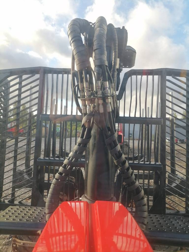 Komatsu 875 - Λαστιχοφόρα προωθητικo - forwarder: φωτογραφία 3 Komatsu 875 - Λαστιχοφόρα προωθητικo - forwarder: φωτογραφία 3