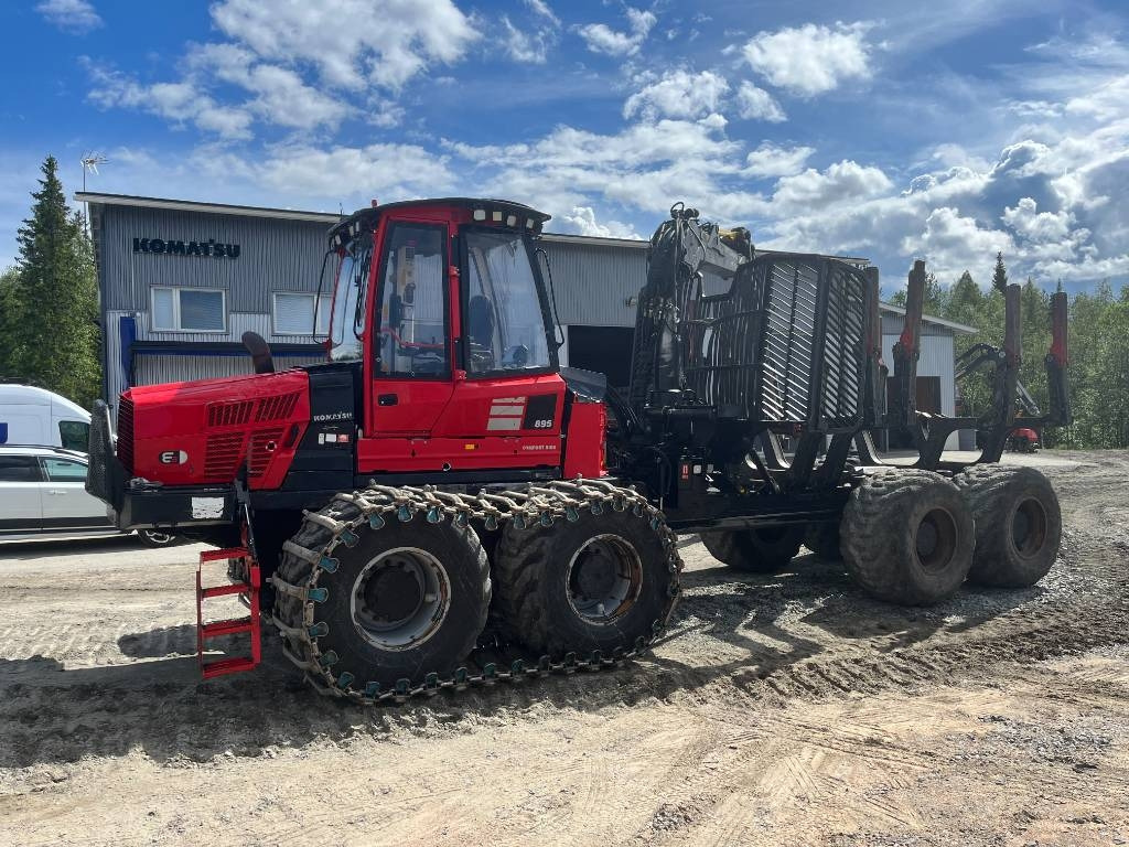 Komatsu 895 - Λαστιχοφόρα προωθητικo - forwarder: φωτογραφία 3 Komatsu 895 - Λαστιχοφόρα προωθητικo - forwarder: φωτογραφία 3