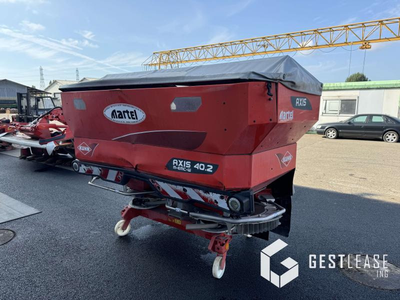 Kuhn AXIS 40.2 - Λιπασματοδιανομέας: φωτογραφία 4 Kuhn AXIS 40.2 - Λιπασματοδιανομέας: φωτογραφία 4