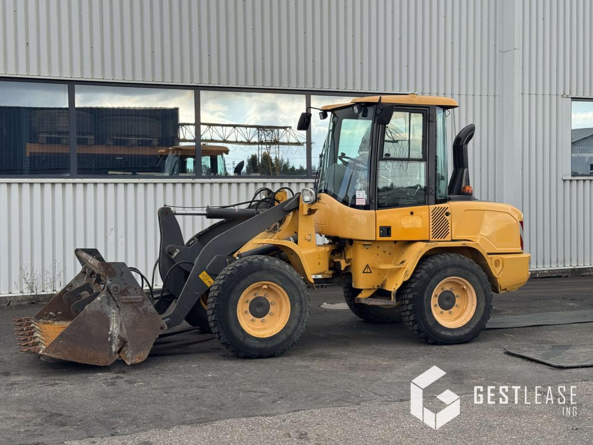 Volvo L30G - Ελαστιχοφόρος φορτωτής: φωτογραφία 1 Volvo L30G - Ελαστιχοφόρος φορτωτής: φωτογραφία 1