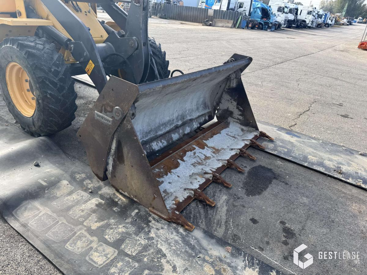 Volvo L30G - Ελαστιχοφόρος φορτωτής: φωτογραφία 5 Volvo L30G - Ελαστιχοφόρος φορτωτής: φωτογραφία 5