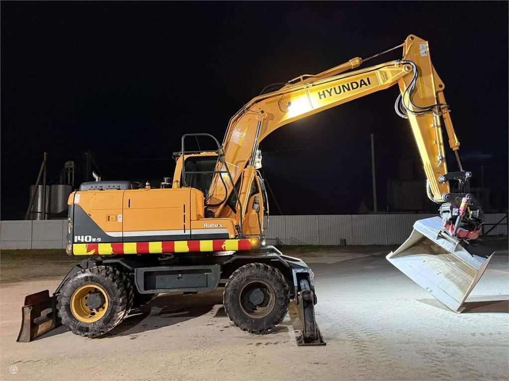 Hyundai Robex 140 W-9 ROTOTILT - Τροχοφόρος εκσκαφέας: φωτογραφία 5 Hyundai Robex 140 W-9 ROTOTILT - Τροχοφόρος εκσκαφέας: φωτογραφία 5