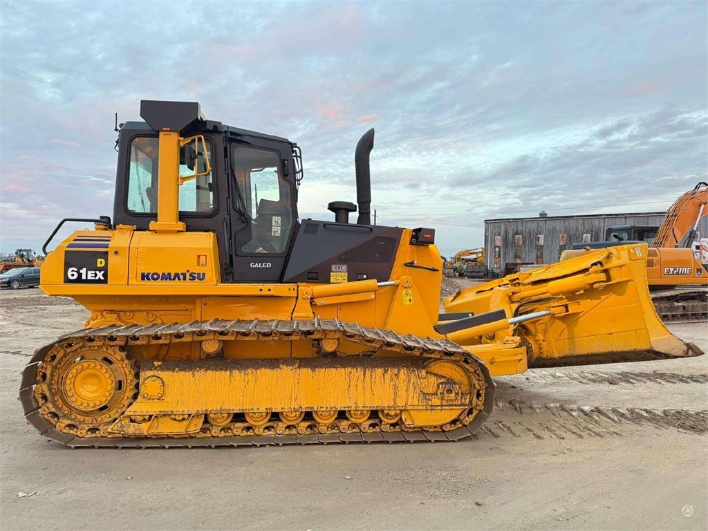 Komatsu D61EX-15EO - Μπουλντόζα: φωτογραφία 5 Komatsu D61EX-15EO - Μπουλντόζα: φωτογραφία 5