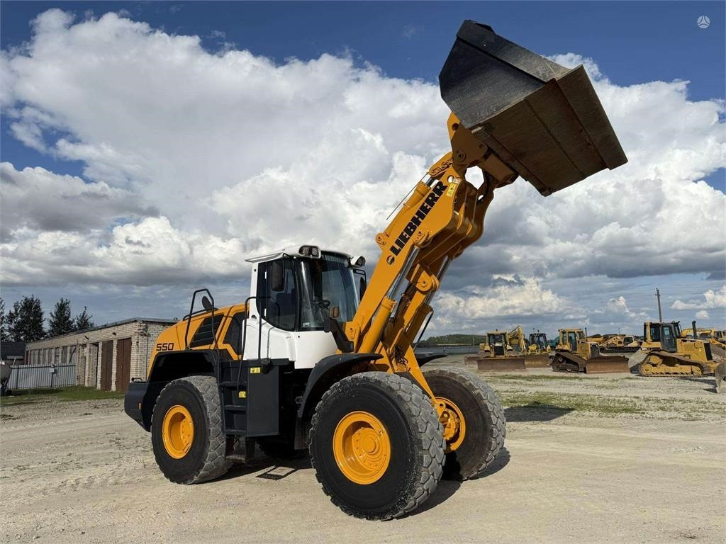 Liebherr L 550 , quick coupler - Ελαστιχοφόρος φορτωτής: φωτογραφία 1 Liebherr L 550 , quick coupler - Ελαστιχοφόρος φορτωτής: φωτογραφία 1