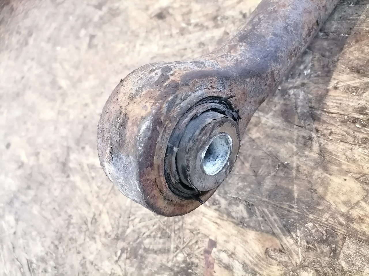 MAN Anti-roll bar 81437156108 - Αντιστρεπτική ράβδος για Φορτηγό: φωτογραφία 3 MAN Anti-roll bar 81437156108 - Αντιστρεπτική ράβδος για Φορτηγό: φωτογραφία 3