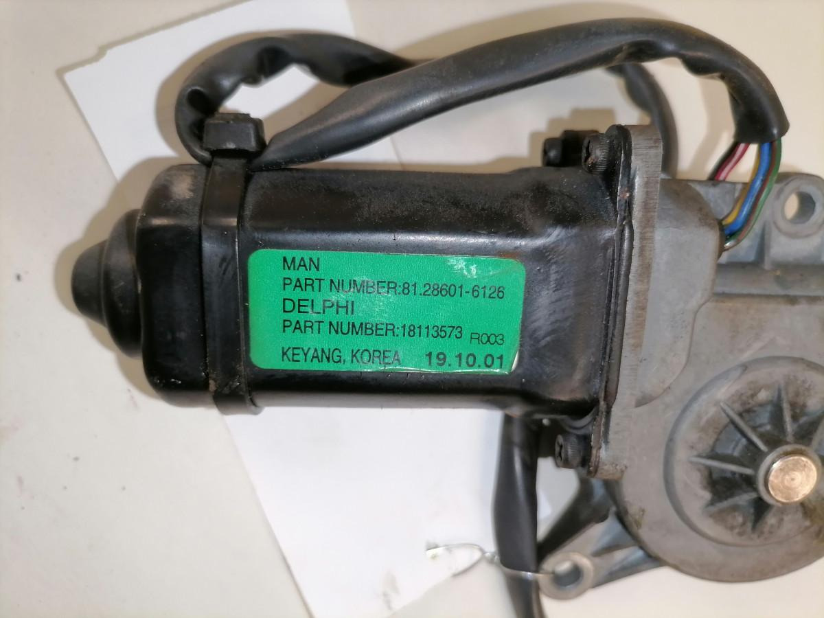 MAN Glass lift 81286016126 - Παράθυρο και ανταλλακτικά για Φορτηγό: φωτογραφία 4 MAN Glass lift 81286016126 - Παράθυρο και ανταλλακτικά για Φορτηγό: φωτογραφία 4